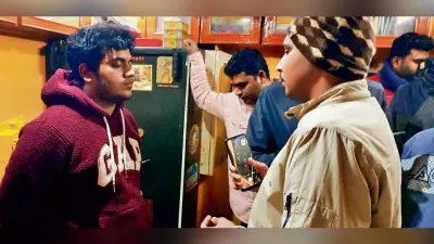Gopalganj News : सासामुसा में फायरिंग कर ज्वेलरी दुकान से 30 लाख से अधिक के आभूषण लूटे