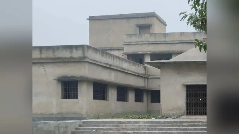 फंड के अभाव में पंचायत सरकार भवन पांच वर्षों से अधूरा