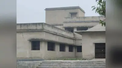 फंड के अभाव में पंचायत सरकार भवन पांच वर्षों से अधूरा