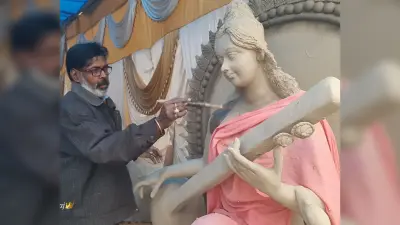 महंगाई के आगे पस्त हो रहे मूर्तिकार फिर भी प्रतिमा को दे रहे आकार