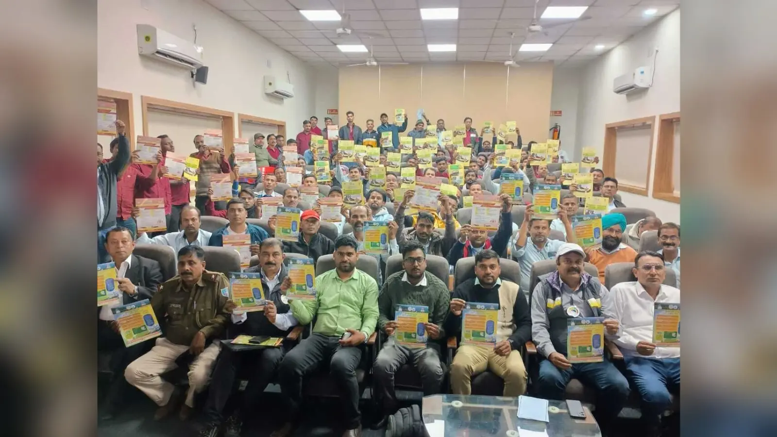 Jamshedpur news. ट्रैफिक नियम का पालन कर ही दुर्घटनाओं को रोकना संभव : एमवीआइ