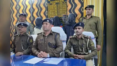 लूटी गयी ई रिक्शा बरामद, तीन गिरफ्तार अन्य फरार