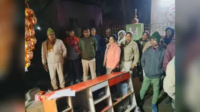 कॉस्मेटिक दुकान में बदमाशों ने की तोड़फोड़ व फायरिंग