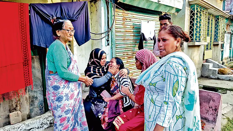 बैरकपुर में दिनदहाड़े युवक पर फायरिंग, हालत गंभीर