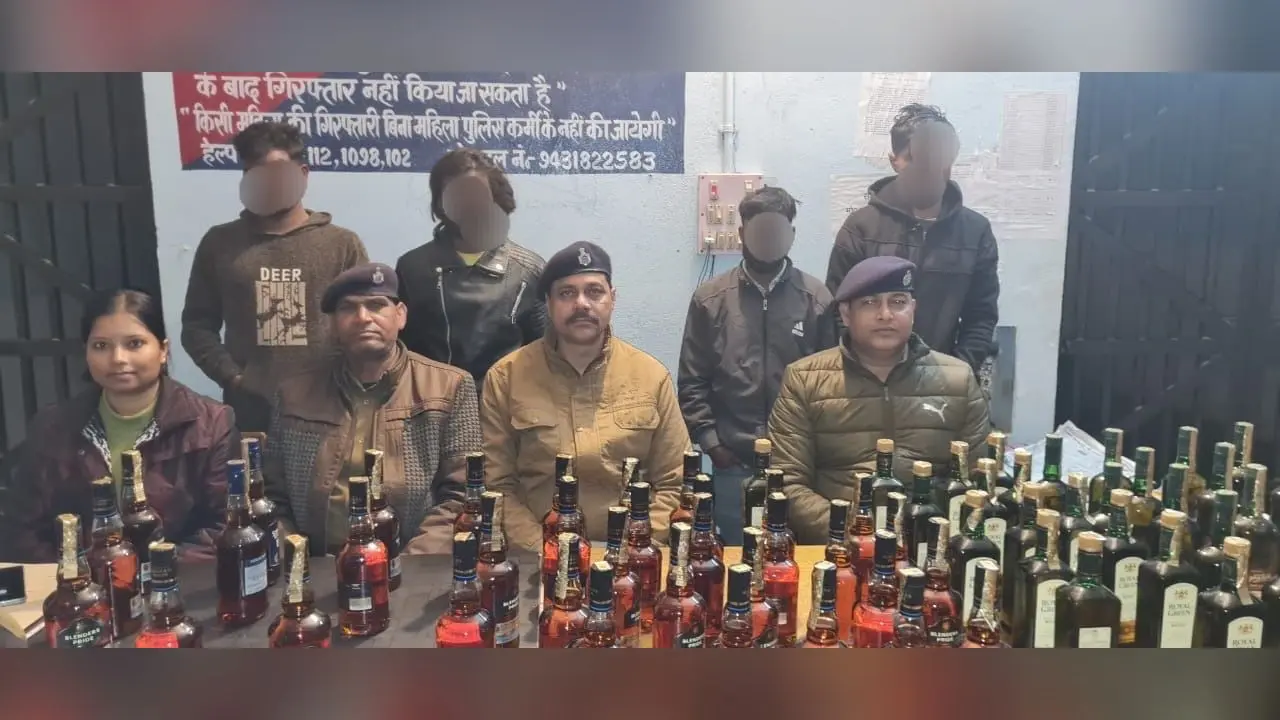 105 लीटर विदेशी शराब के साथ पांच तस्कर गिरफ्तार