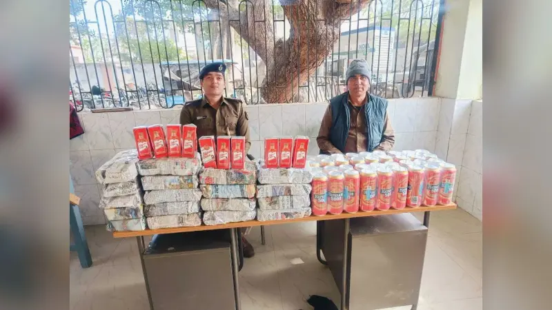 पश्चित बंगाल से विदेशी शराब तस्करी कर खगड़िया ले जा रही दो महिला कारोबारी गिरफ्तार