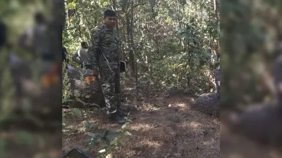 Bokaro News: जरवा के जंगल में नक्सलियों विरुद्ध दूसरे दिन भी चला सर्च अभियान