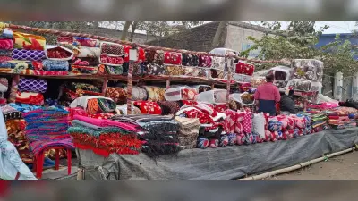 मौसम की मार से इस साल बेजार दिख रहा गर्म कपड़ों का बाजार