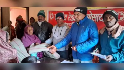 कड़ाके की ठंड के बीच रेडक्रांस की ओर से किया गया कंबल का वितरण
