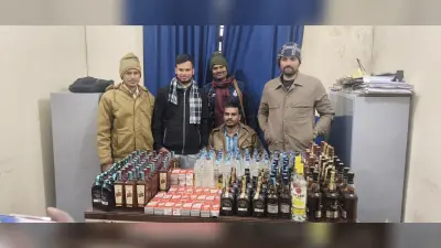 हाटे बाजार एक्सप्रेस ट्रेन से 100.40 लीटर शराब बरामद