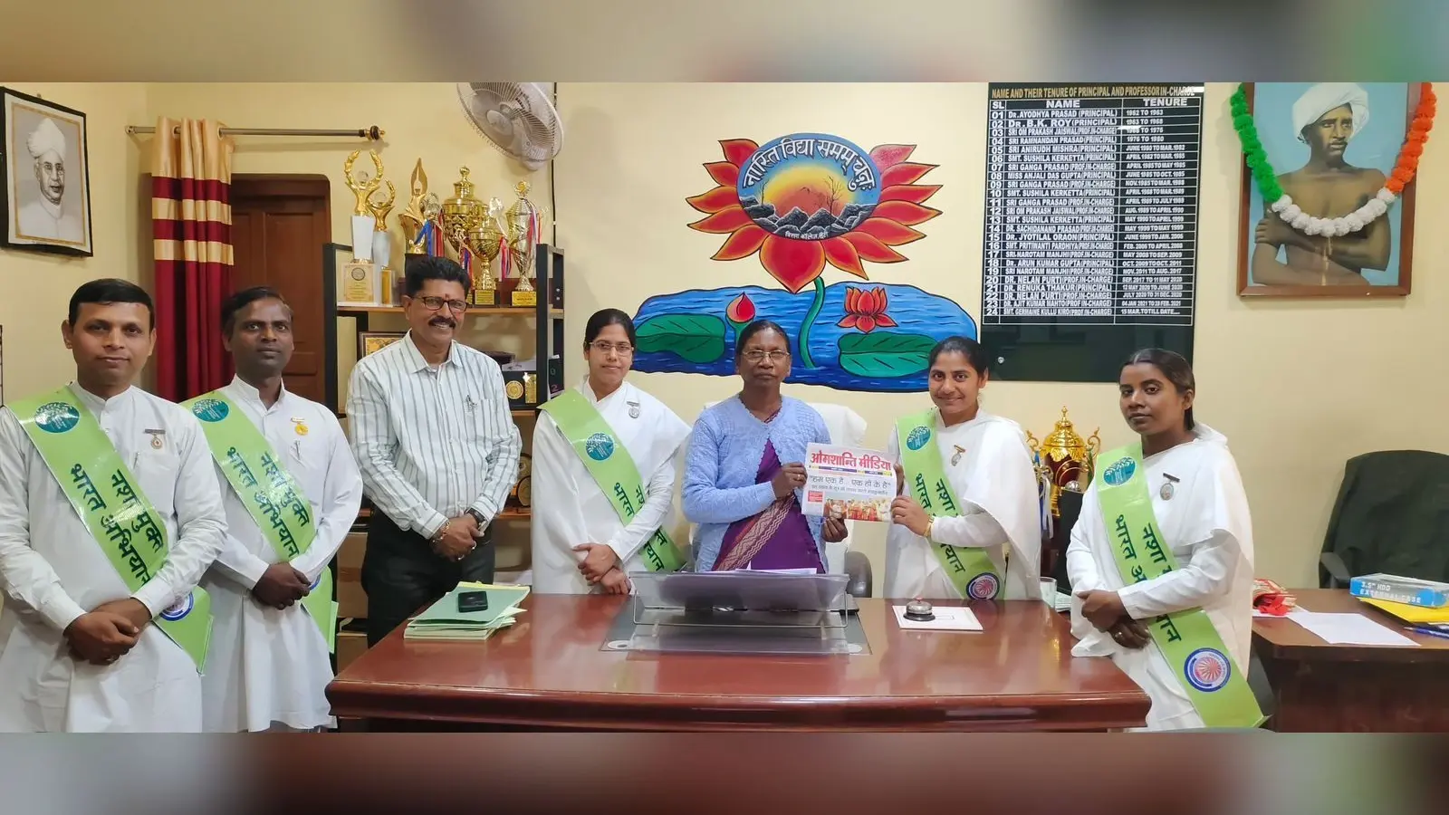 समाज को खोखला कर रहा है नशा