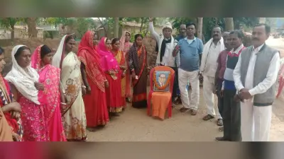 भाजपा कार्यकर्ताओें ने मनाया संविधान गौरव दिवस