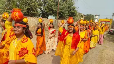 गायत्री महायज्ञ को लेकर निकाली गयी भव्य कलश यात्रा