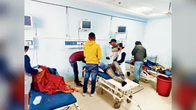 ट्रैक्टर ने बाइक सवार मां-बेटे समेत चार लोगों को मारी टक्कर, दो की हालत गंभीर