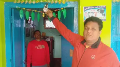 दुकान का ताला तोड़कर साढ़े चार लाख रुपये की चोरी, घटना सीसीटीवी में कैद