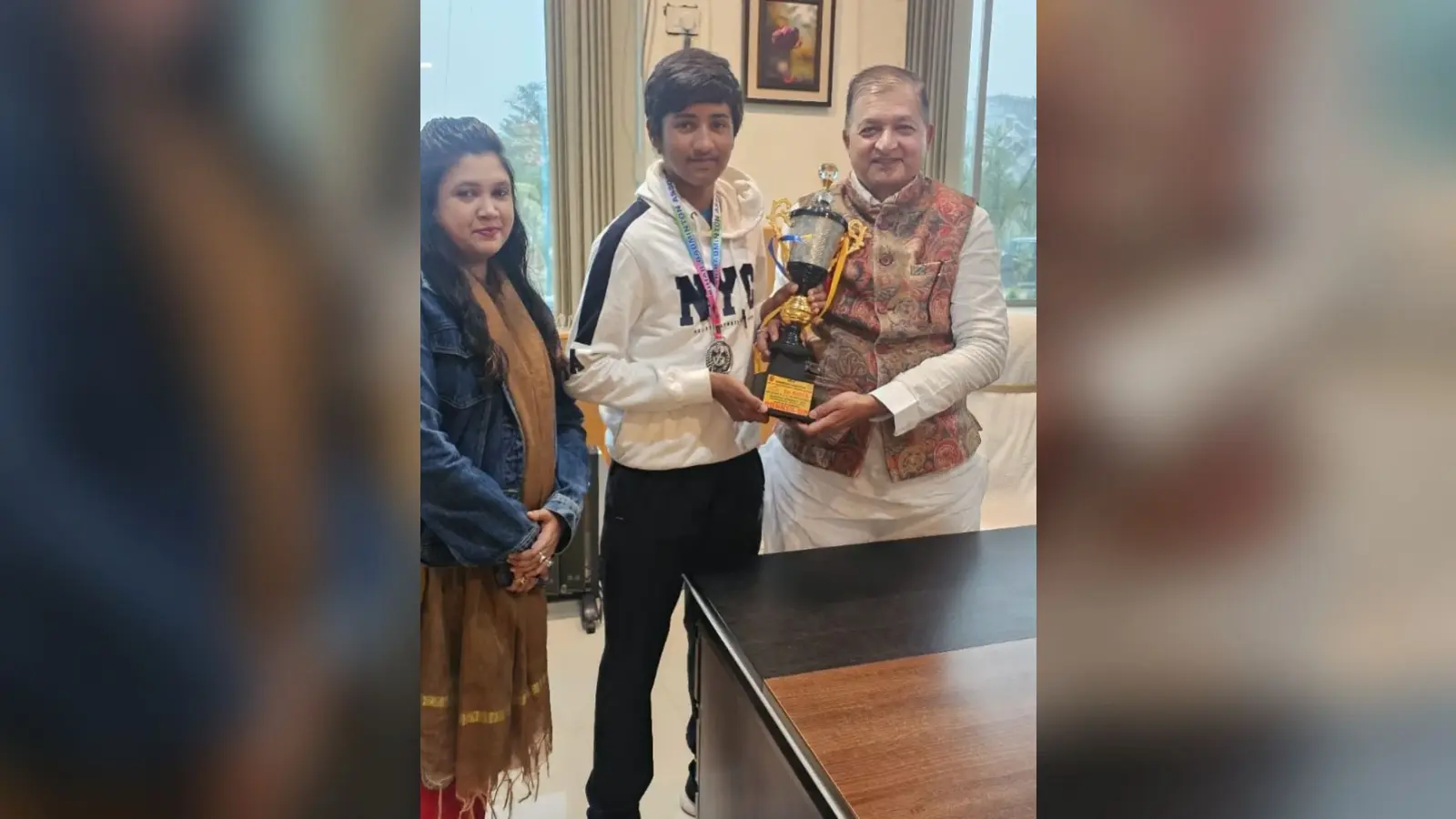 Madhubani News : बैडमिंटन में बेहतर प्रदर्शन करने पर अयान अली को दी बधाई