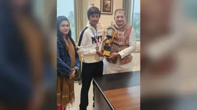 Madhubani News : बैडमिंटन में बेहतर प्रदर्शन करने पर अयान अली को दी बधाई