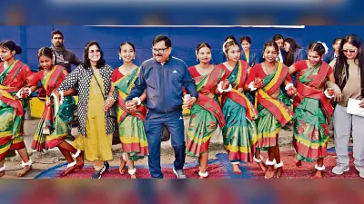 Bokaro News : हैप्पी स्ट्रीट पर जमकर मौज-मस्ती, तो बोकारो क्लब में गीत-संगीत पर झूमे शहरवासी