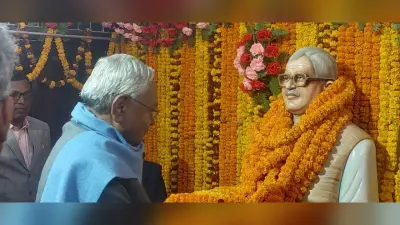 स्मृति भवन पहुंचे मुख्यमंत्री, जननायक की प्रतिमा पर किया माल्यार्पण