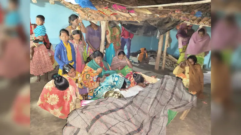 Giridih News :मुठभेड़ में मारे गये नक्सलियों का शव पीरटांड़ पहुंचा