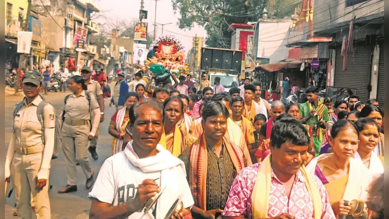Jharsuguda News: संबलपुर से पहुंची मां समलेश्वरी की ज्योत के साथ निकली शोभायात्रा, हुआ भव्य स्वागत