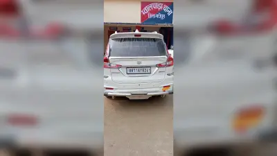 तीन बोतल विदेशी शराब के साथ दो गिरफ्तार