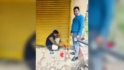 Jamshedpur news. ट्रेड लाइसेंस नहीं होने पर मानगो में दुकान सील