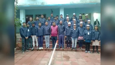 डीएम ने 44 स्काउट एंड गाइड को दिया जैकेट