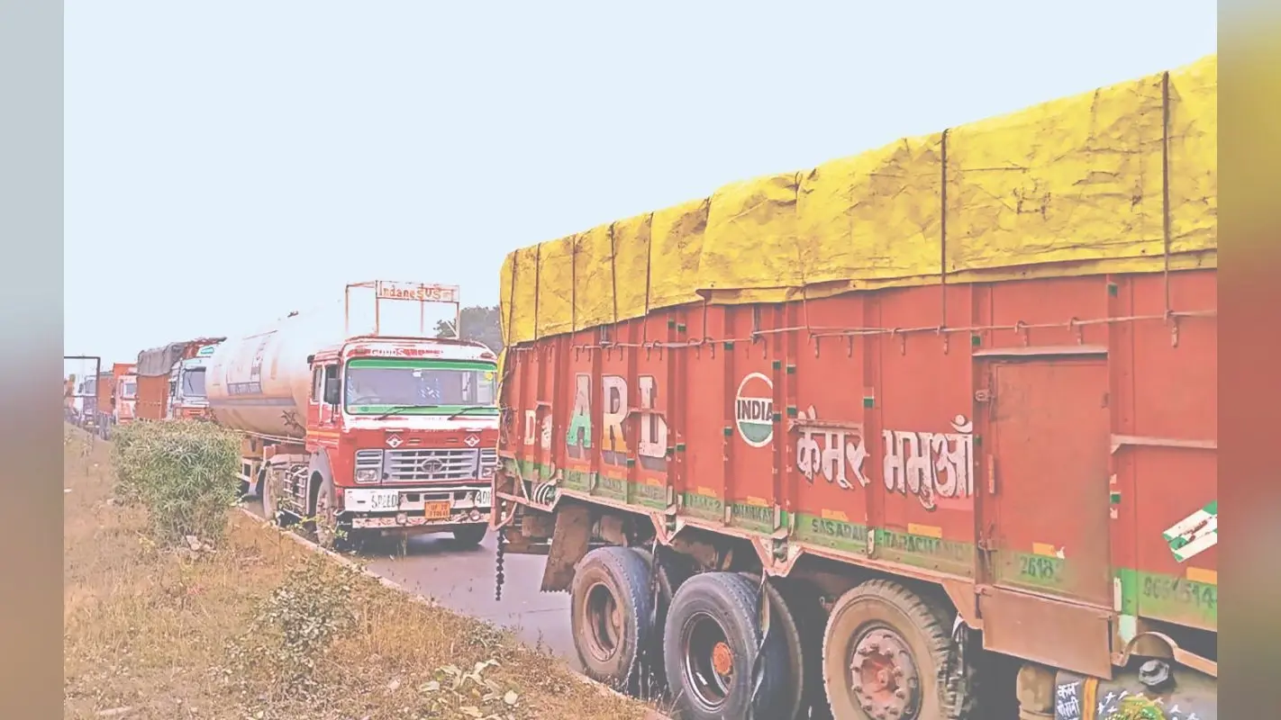 Gaya News: गया में जीटी रोड पर लगा महाजाम, तीन राज्यों के सैकड़ों वाहन फंसे