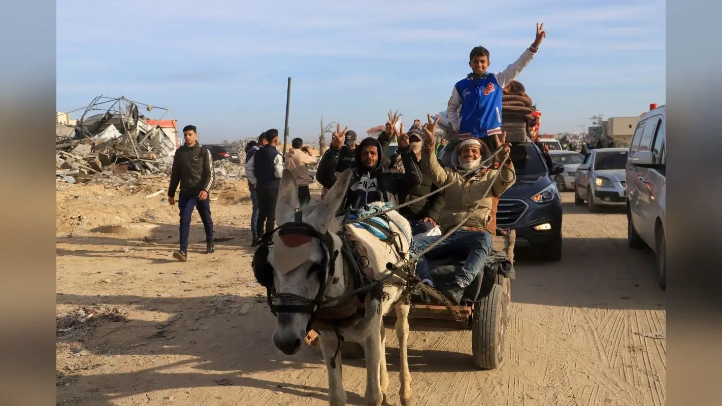 Gaza Ceasefire: हमास ने सौंपे तीन बंधकों के नाम, इजराइल के जोरदार हमले के बाद गाजा में लागू हुआ युद्ध विराम