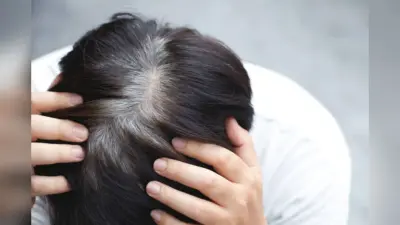 Parenting Tips: बच्चों के भी तेजी से सफेद होने लगे बाल? डायट में शामिल करें ये चीजें, होगा फायदा
