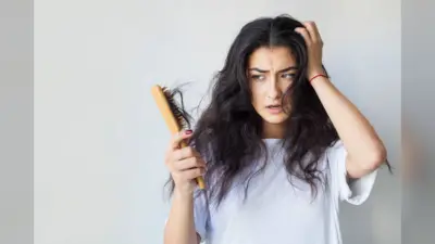 Hair Fall Control Remedies : बालों का झड़ना रोकने के लिए अपनाएं ये घरेलू नुस्खे, मिलेंगे फायदे