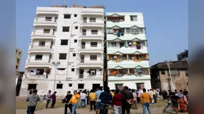 Kolkata News: अचानक एक तरफ झुक गई 4 मंजिला इमारत, दहशत में लोग, अब प्रशासन ने लिया यह फैसला