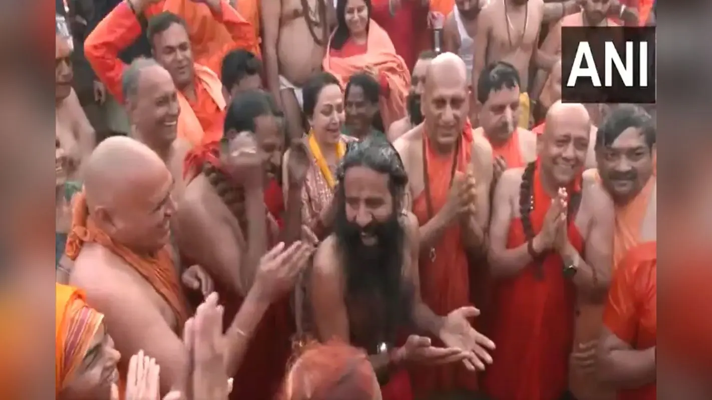 Mahakumbh 2025: महाकुंभ मेला क्षेत्र में बड़ा हादसा, सिलेंडर फटने से लगी भीषण आग, कई टेंट जलकर खाक