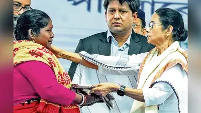 भारतीय मछुआरों को बांग्लादेश में पीटा गया: ममता