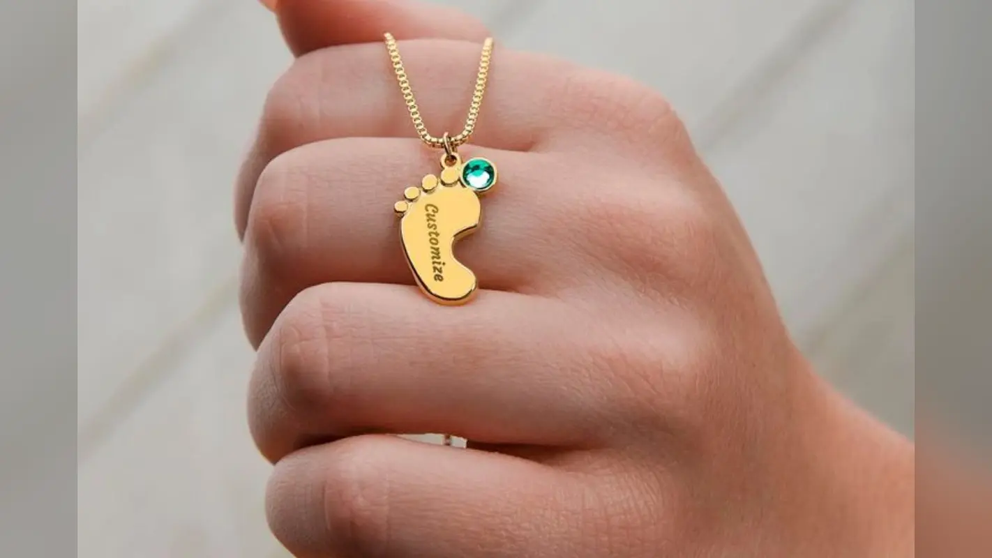 Customised jewellery ideas to save the memory of your baby: आपके बच्चे की यादों को सजाने के लिए कस्टम ज्वेलरी आइडियाज