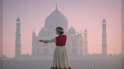 ताज महल में ‘प्यार किया तो डरना क्या’ का मोहक मंचन, म्यूजिक के जरिए ‘मुगल-ए-आजम’ की शानदार प्रस्तुति