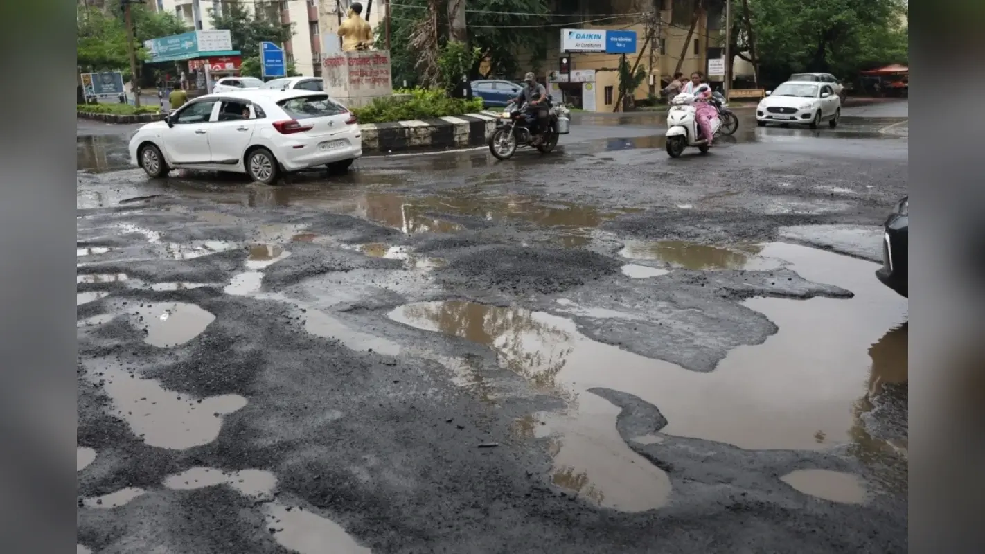 Muzaffarpur News: खुशखबरी! शहर की इन चार जर्जर सड़कों का होगा निर्माण, लोगों को लंबे समय से था इंतजार