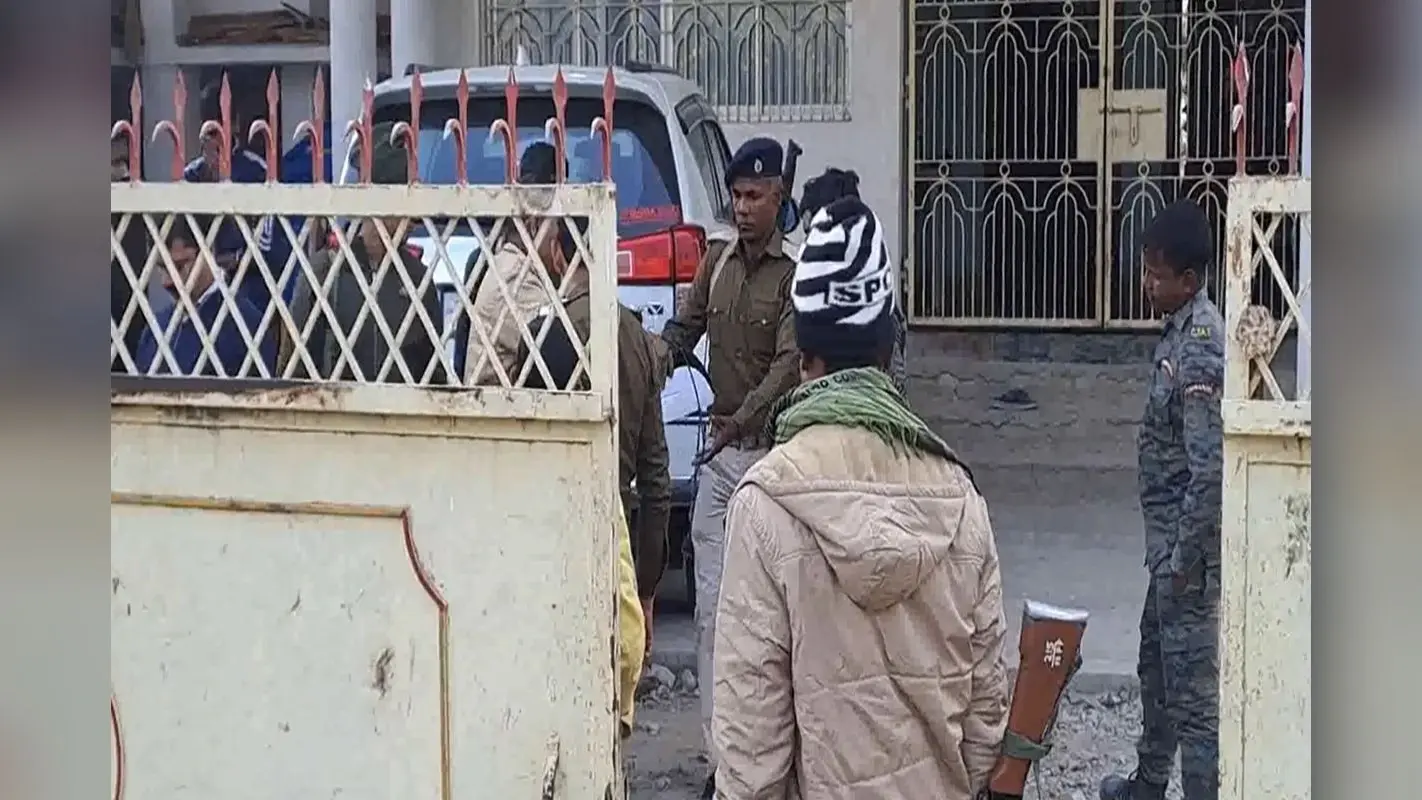 मुजफ्फरपुर में AK-47 बरामदगी मामले में NIA की छापेमारी, मुखिया के घर से दस्तावेज और नगदी बरामद
