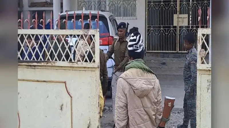 मुजफ्फरपुर में AK-47 बरामदगी मामले में NIA की छापेमारी, मुखिया के घर से दस्तावेज और नगदी बरामद