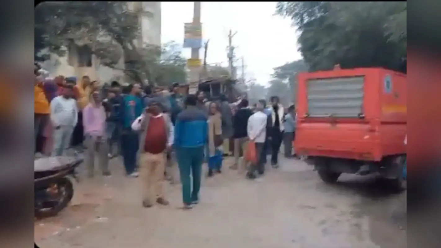 Patna News : हॉस्पिटल के पास फटा ऑक्सीजन सिलेंडर, एक की मौत और दूसरा घायल