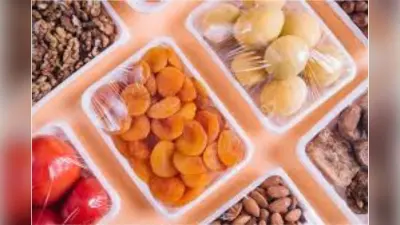 Plastic Wrap : क्या प्लास्टिक रैप फूड प्रिजर्वेशन के लिए सही है? जानें इसके फायदे और नुकसान