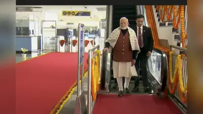 दिल्ली में पीएम मोदी ने चुनावी बिगुल फूंका, स्वाभिमान अपार्टमेंट की चाबी लाभार्थियों को सौंपी