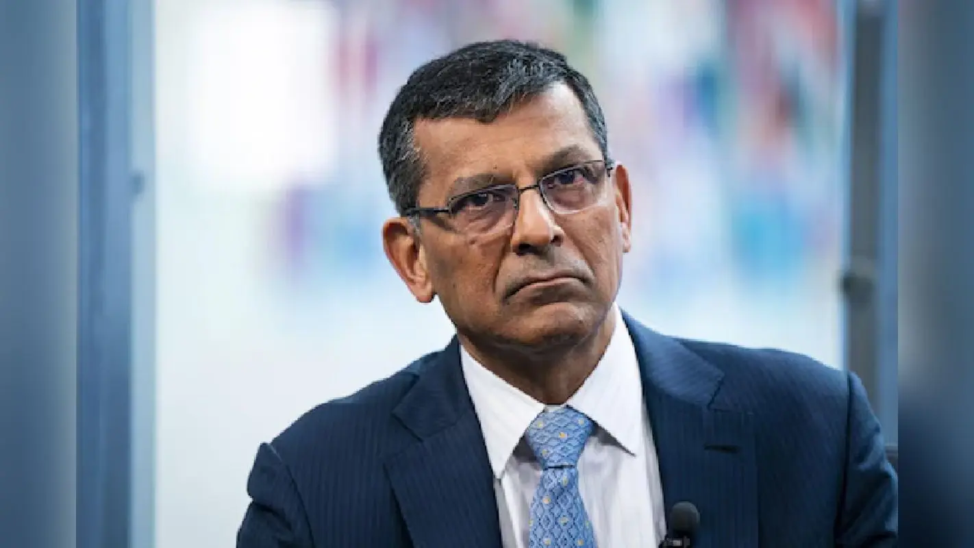 रघुराम राजन की चेतावनी, रुपये की गिरावट में आरबीआई ने किया हस्तक्षेप तो होगा बड़ा नुकसान