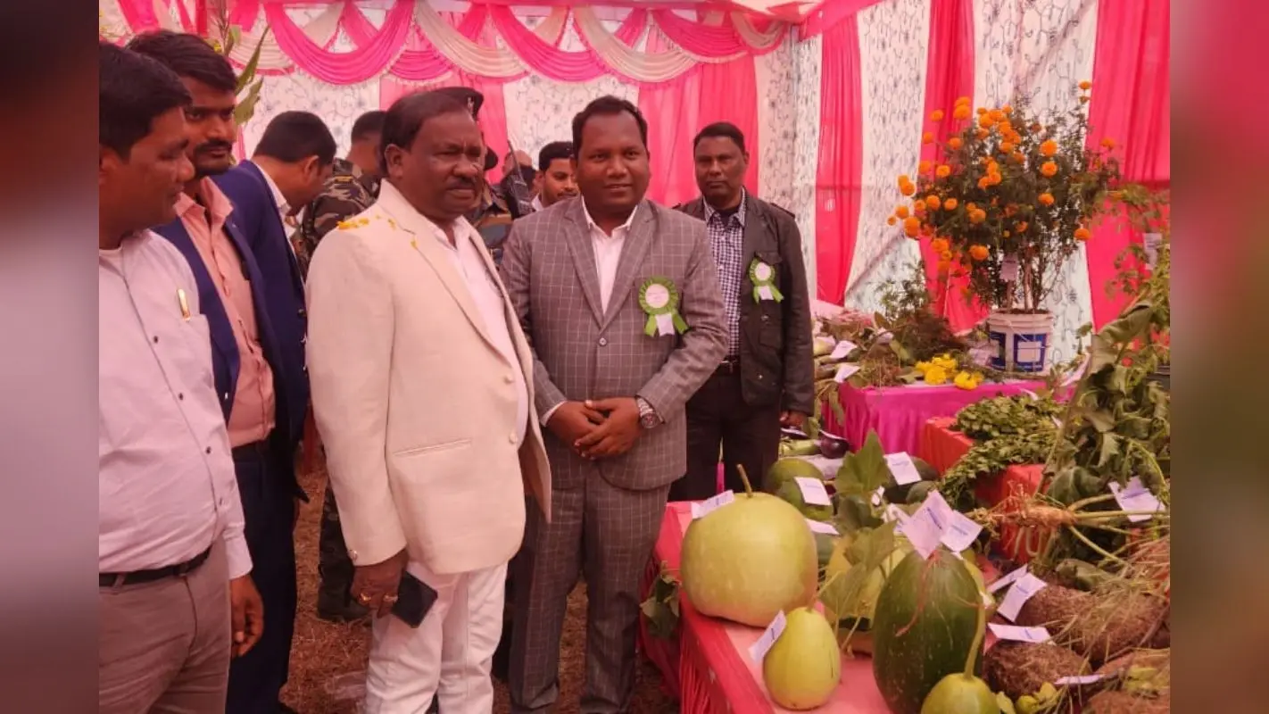 Kisan Mela: झारखंड के शिक्षा मंत्री रामदास सोरेन ने किसानों का बढ़ाया हौसला, कहा-सरकारी योजनाओं का लाभ लेकर बनें आत्मनिर्भर