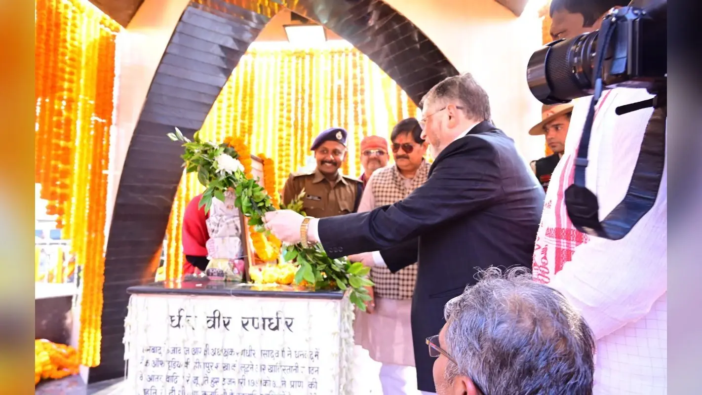 रणधीर वर्मा शहादत दिवस पर धनबाद में बोले राज्यपाल संतोष गंगवार – राष्ट्र सेवा ही सबसे बड़ा धर्म