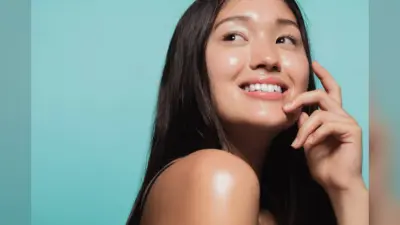 Beauty Tips: सर्दियों में भी चांद की तरह चमकेगा चेहरा, इन फेस पैक्स का रोज करें इस्तेमाल