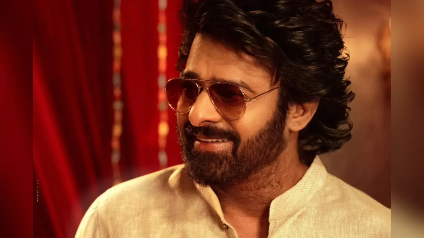 The Raja Saab: प्रभास की ‘द राजा साब’ की आगे खिसकी रिलीज डेट, नए पोस्टर में दिखा एक्टर…