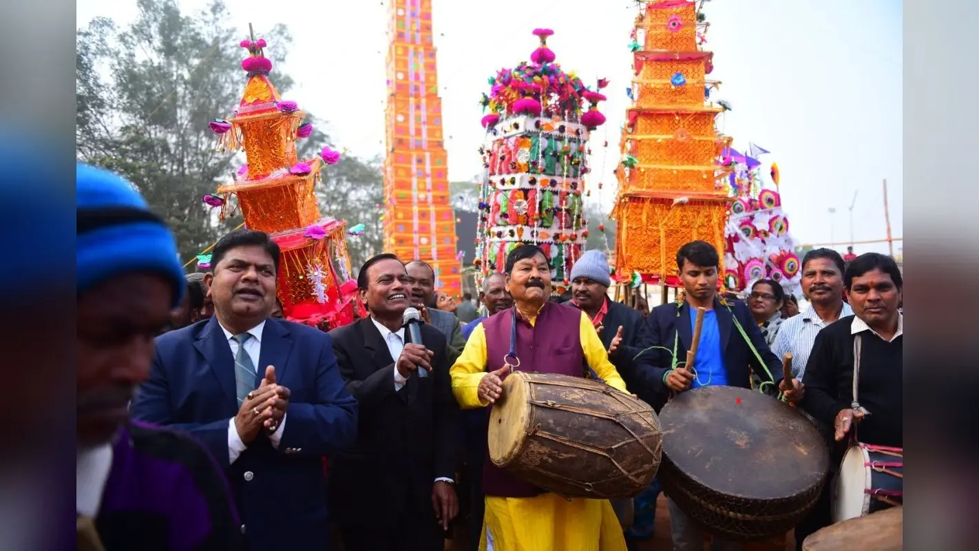 Tusu Festival 2025: रांची में धूमधाम से मना टुसू महोत्सव, ढोल और नगाड़े पर जमकर थिरके