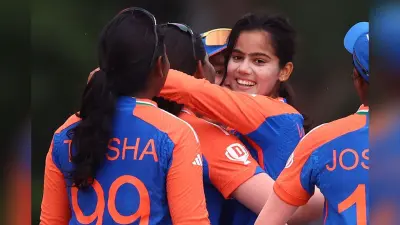 वैष्णवी शर्मा का तहलका, हैट्रिक लेकर विश्व क्रिकेट चौंकाया, केवल 17 गेंद में जीता भारत, Video